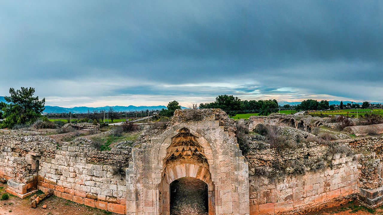  Selçuklu sanatının en güzel örneği: Evdir Han