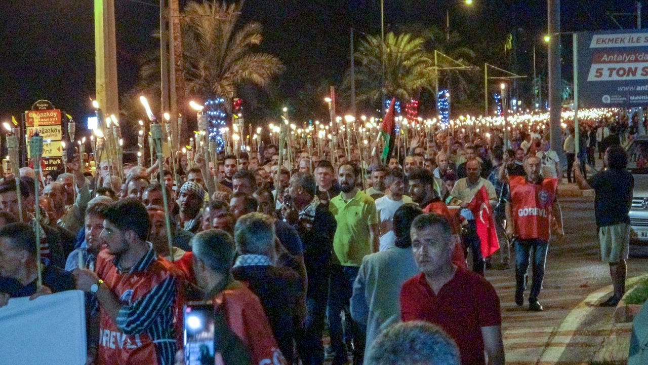 Antalya'da binlerce kişi katıldı