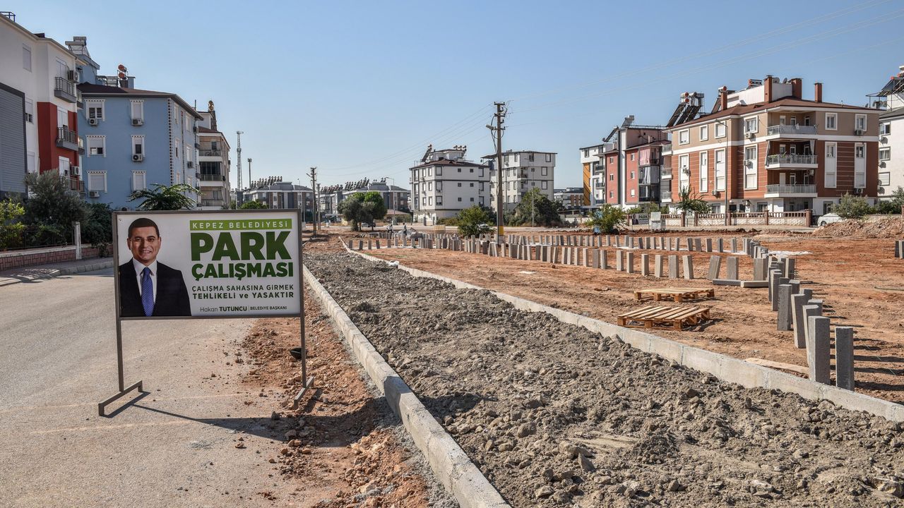 Kepez’de 13 mahalleye yeni park