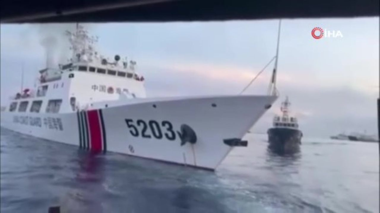 Çin gemisinden Filipinler'e ait gemiye müdahale