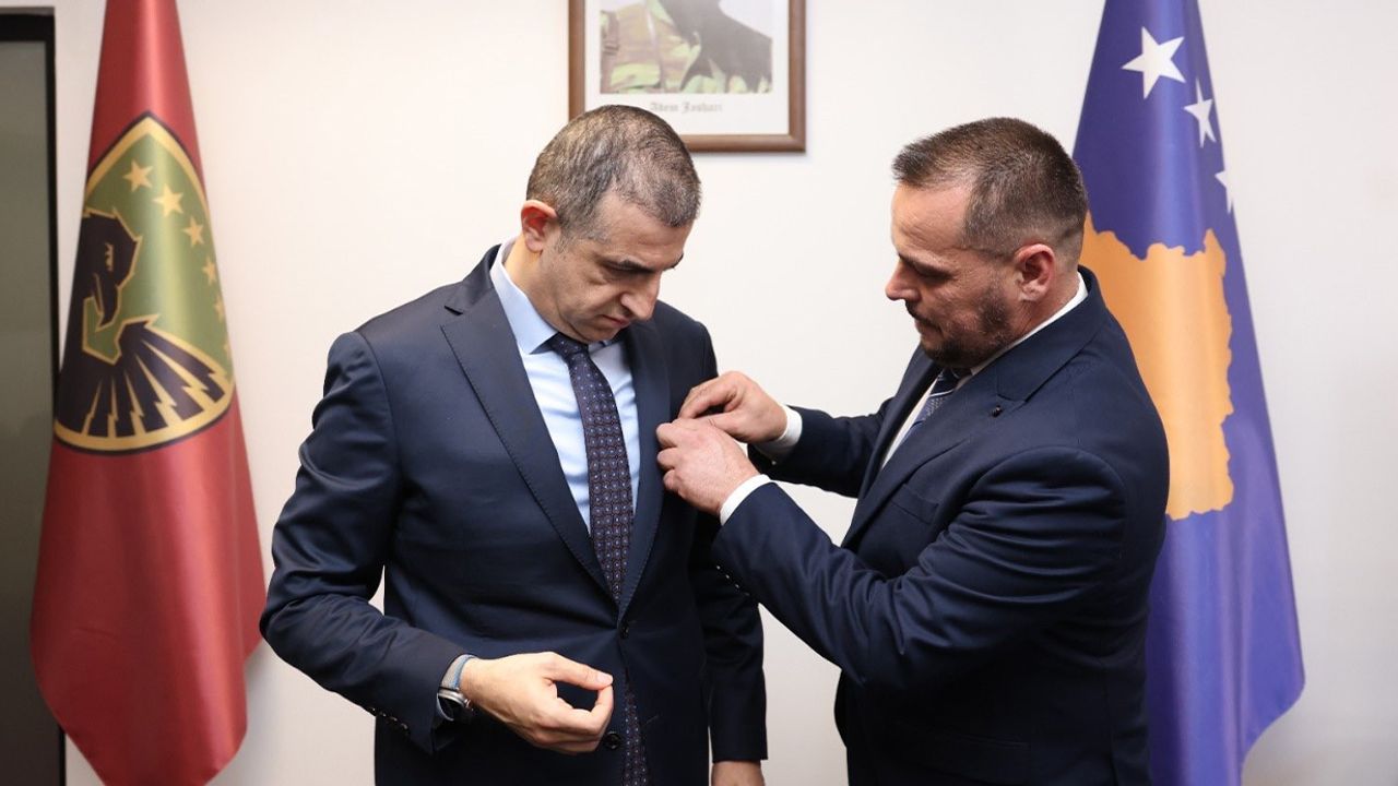Haluk Bayraktar’a Kosova’da madalya