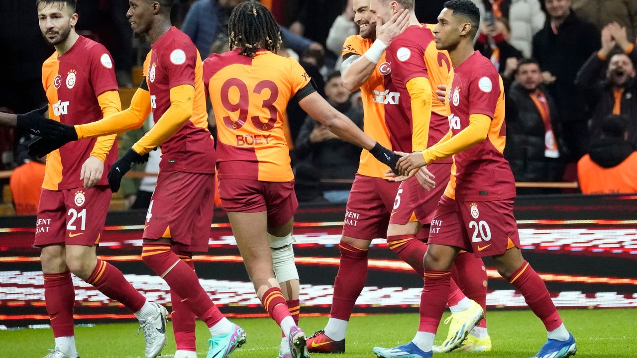 Galatasaray takibi sürdürüyor