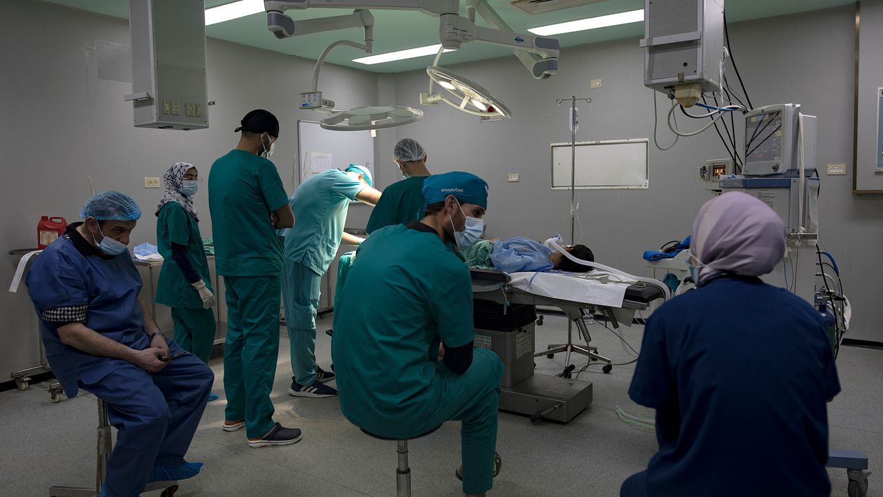 Gazze’de ameliyatlar durdu