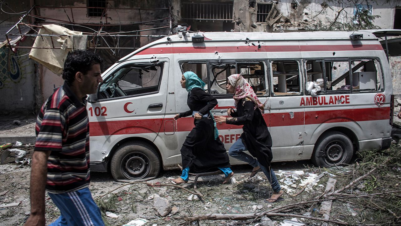 İsrail, ambulansı hedef aldı
