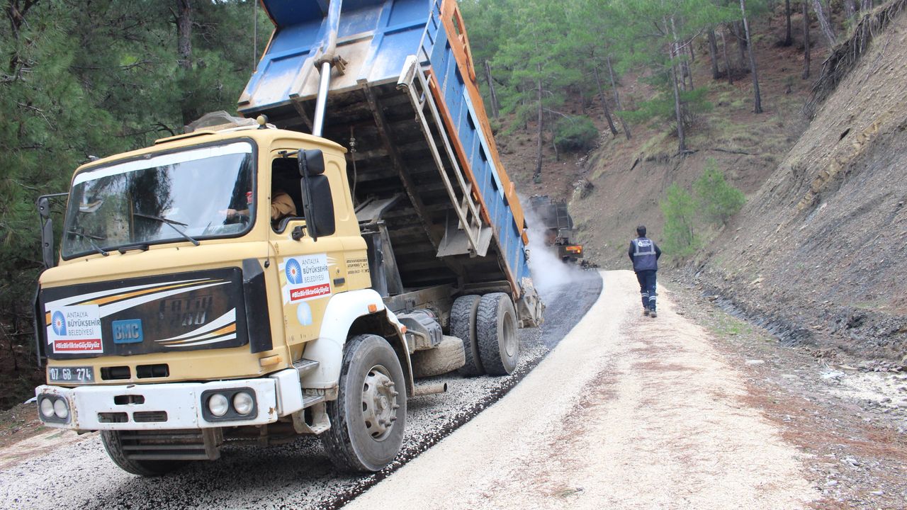 Büyükşehir'den Manavgat'ta asfalt çalışması