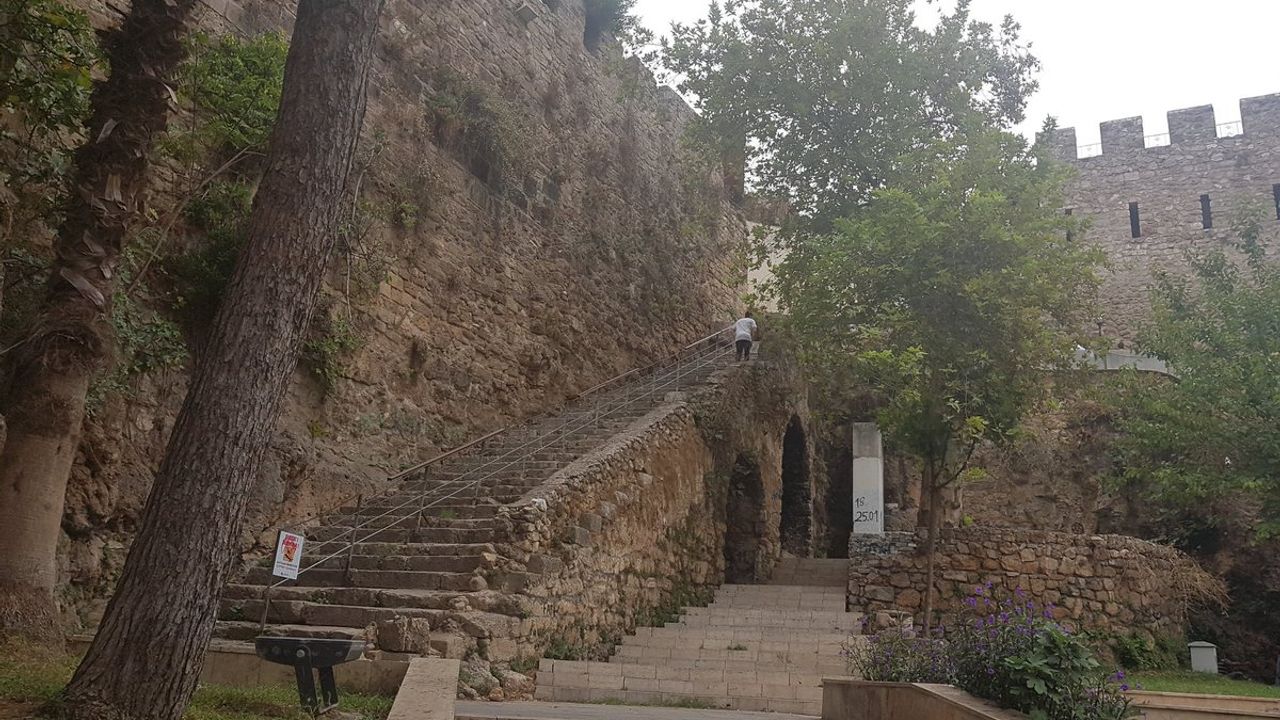Antalya’nın sessiz tanıkları: Kırk merdivenler