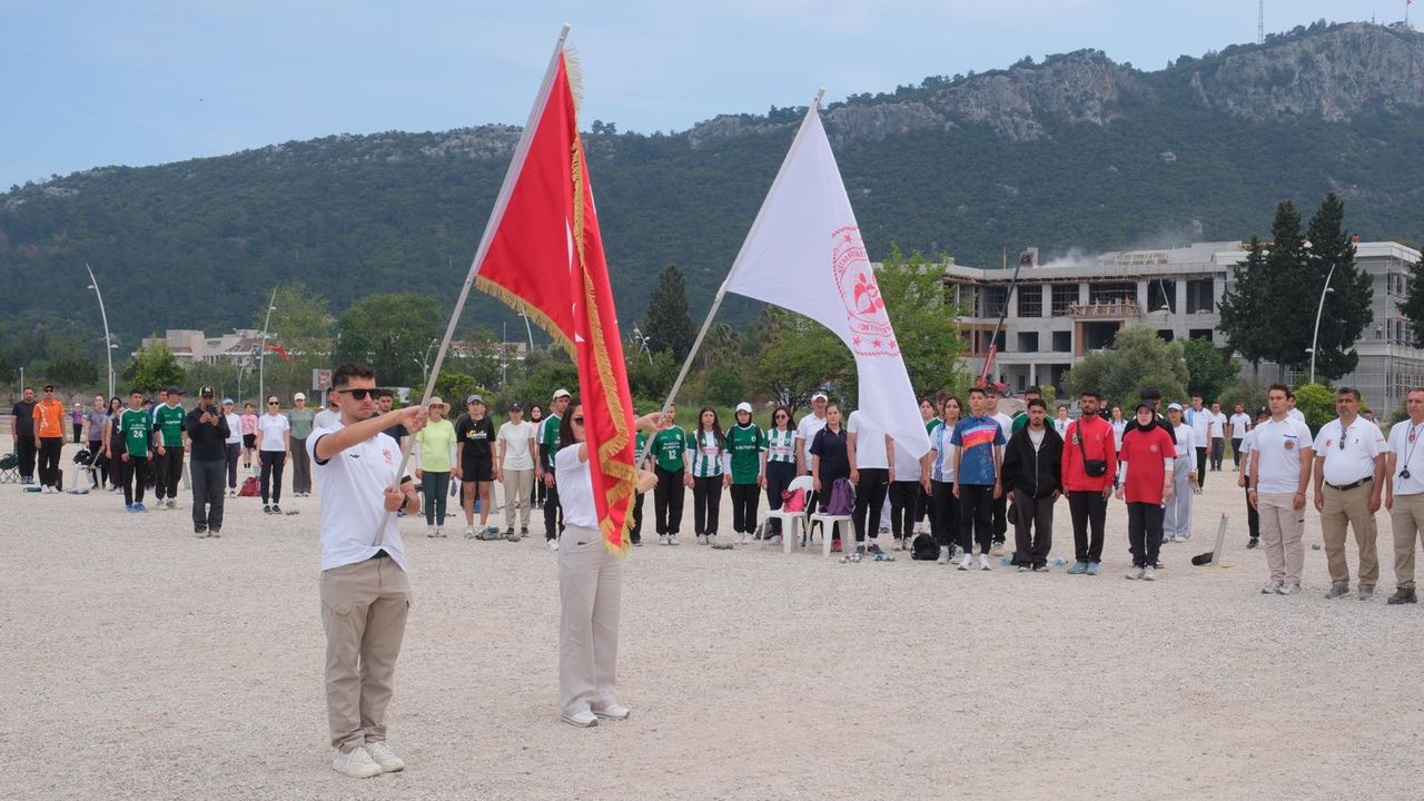 Türkiye Petank şampiyonası Kemer’de başladı