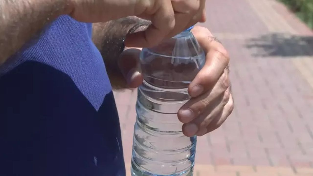 Sokakta satılan sular tehlike saçıyor