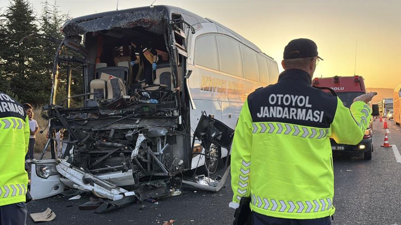 TEM’de korkunç kaza: 1 ölü, 10 yaralı
