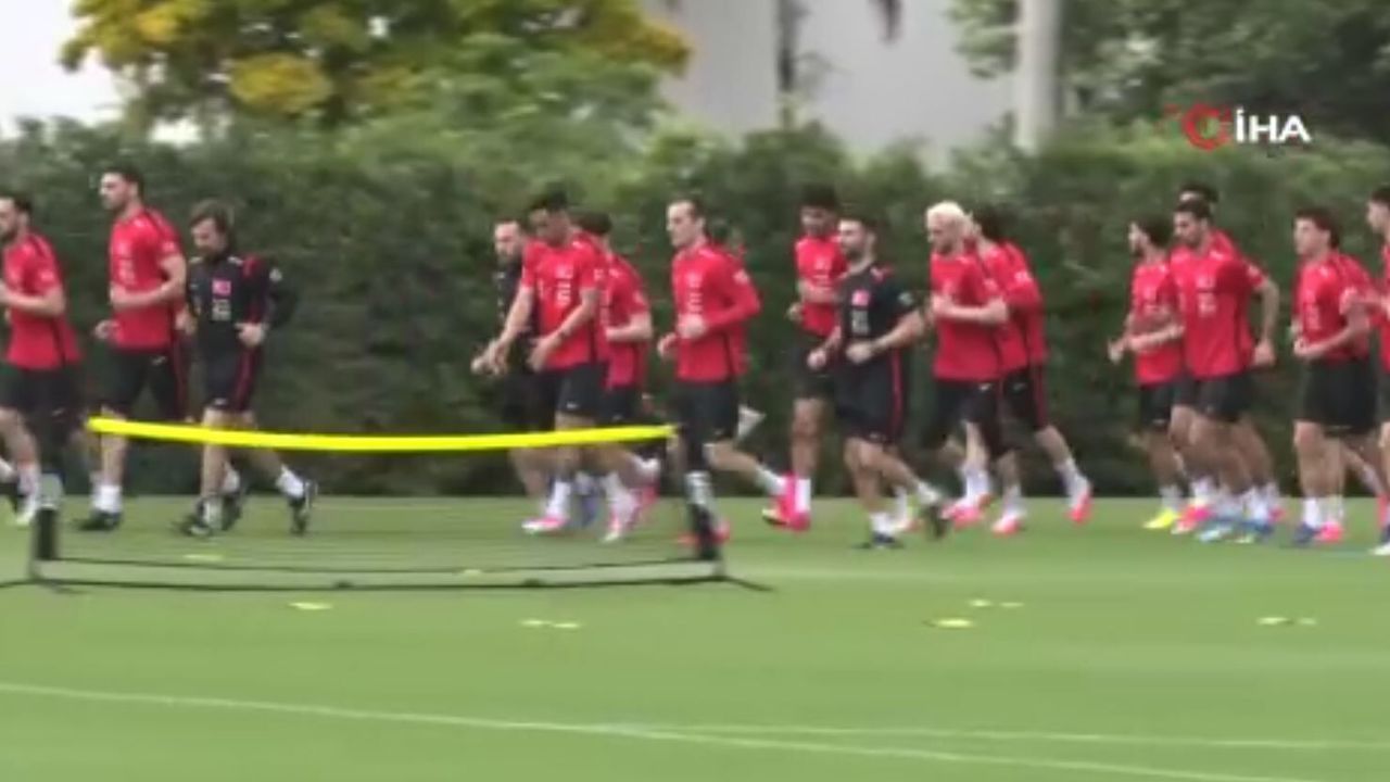 A Milli Futbol Takımı ilk antrenmanını yaptı