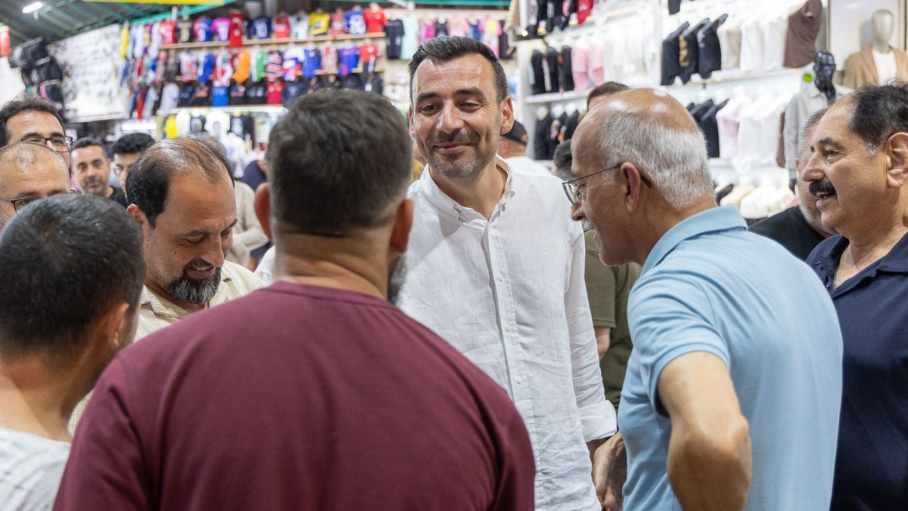 Başkan Vekili Çiçek'ten esnaf ziyareti