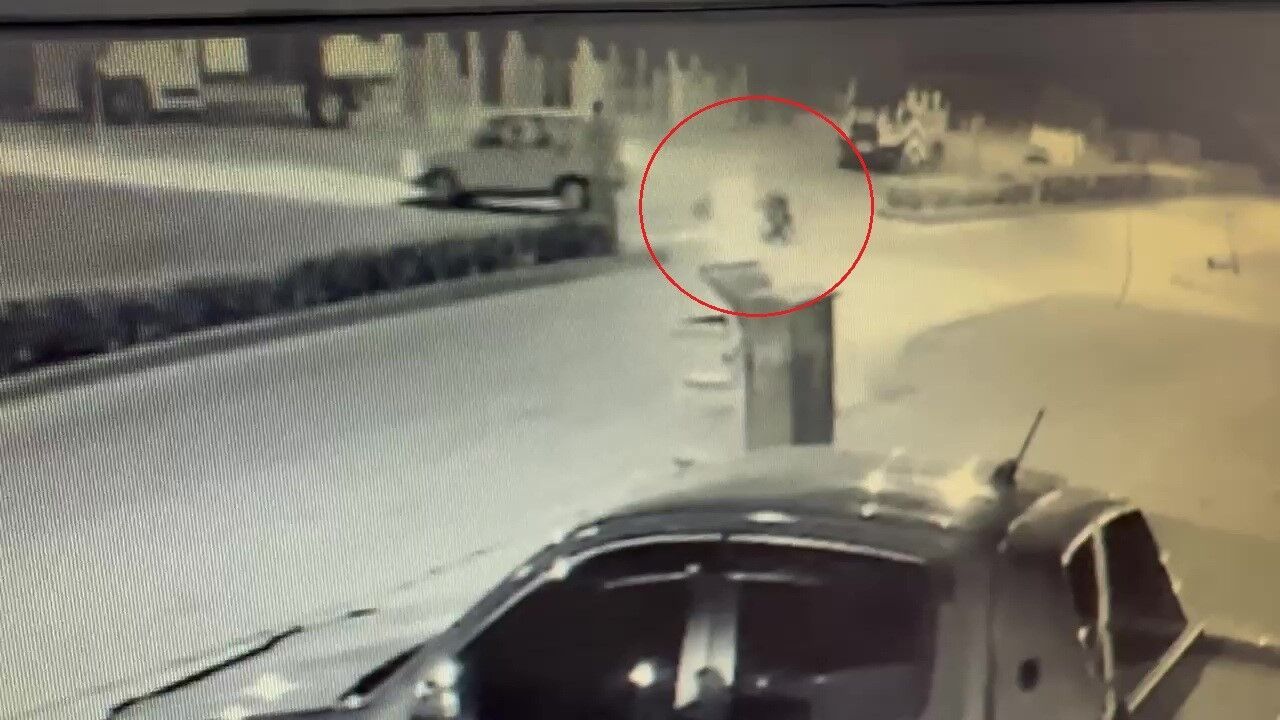 Kaza anı saniye saniye kameraya yansıdı