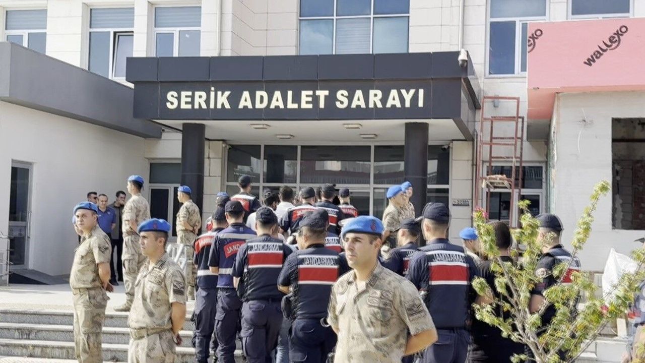 Serik'te Uyuşturucu Operasyonunda 9 Kişi Gözaltına Alındı