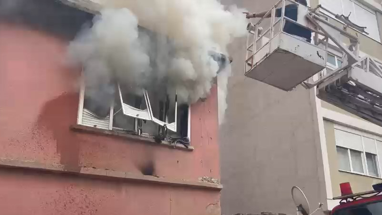 Muratpaşa'da elektrik panosu patladı!
