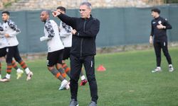 Alanyaspor'da Ersun Yanal ile yollar ayrıldı