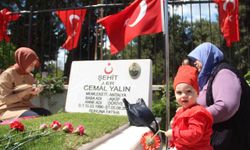 Şehit yakınları bayram arifesinde şehitlikleri ziyaret etti