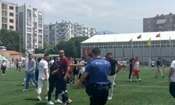 Taraftar, kadın futbolculara saldırdı