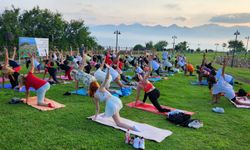 Muratpaşa'da Dünya Yoga Günü kutlandı