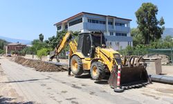 Finike'de ana içme suyu hattı yenileniyor