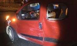 Gazipaşa'da iki kamyonet çarpıştı