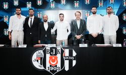 Beşiktaş, yeni transferlerini tanıttı   