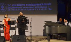 Açık hava konserlerine büyük ilgi