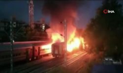Hindistan'da yolcu treninde yangın: 9 ölü