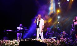 Alanya'da Hakan Altun konserine yoğun ilgi