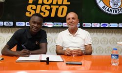 Alanyaspor, Pione Sisto'yu kadrosuna kattı