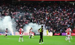 Ajax- Feyenoord maçı yarıda kaldı