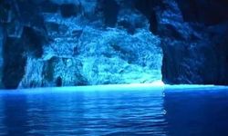 Görenlerin gözünü kamaştıran doğa harikası: Fosforlu Mağara   