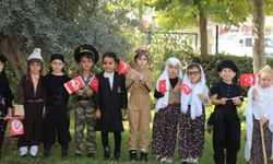 Minikler milli kahramanları canlandırdı