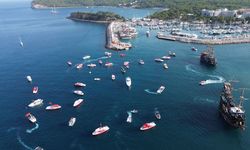 Kemer'de 100 tekneden muhteşem geçiş töreni