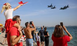 Antalya'da F-16 şov