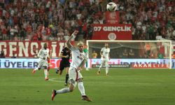 Trendyol Süper Lig: Antalyaspor: 0 - Galatasaray: 0 (Maç devam ediyor)   