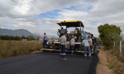Büyükşehir'den Elmalı'da asfalt çalışması