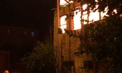 Antalya’da 2 katlı ahşap evde yangın!