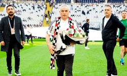 Dolmabahçe’de Rıza Çalımbay’a sevgi gösterisi