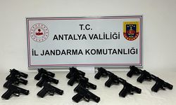 Otomobilde 16 adet ruhsatsız tabanca çıktı