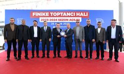 Başkan Böcek Finike'de