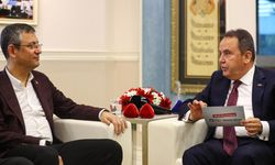 CHP Genel Başkanı Özel, Başkan Böcek ile bir araya geldi