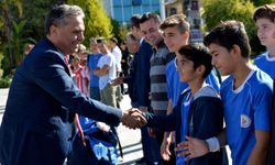 Muratpaşa’dan 94 kulübe 7’şer bin lira destek