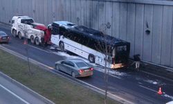 Servis otobüsü alev alev yandı