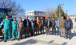 Büyükşehir süt yemlerini teslim etti