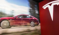 Tesla 2.2 milyon aracını geri çağırıyor