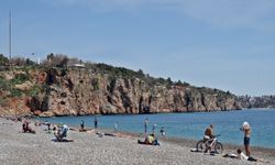 Antalya'da kar manzarasında deniz keyfi