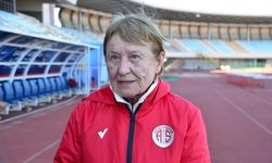 Antalyaspor’un yıldızı: Çiçek Solon Şensoy