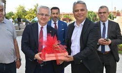 Başkan Uysal, Kepez Belediyesi’ni ziyaret etti