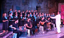 Aspendos'ta öğretmenlerden konser