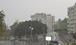 Antalya'da sağanak yağış!